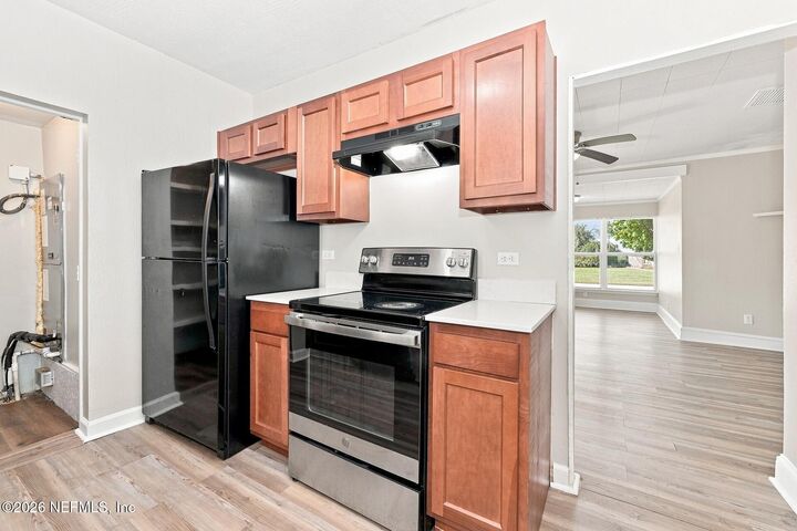 Property Photo: 9776 Hogan Road FL 32246
