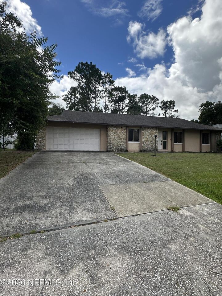 Property Photo:  3 Woodfalon Place  FL 32164 