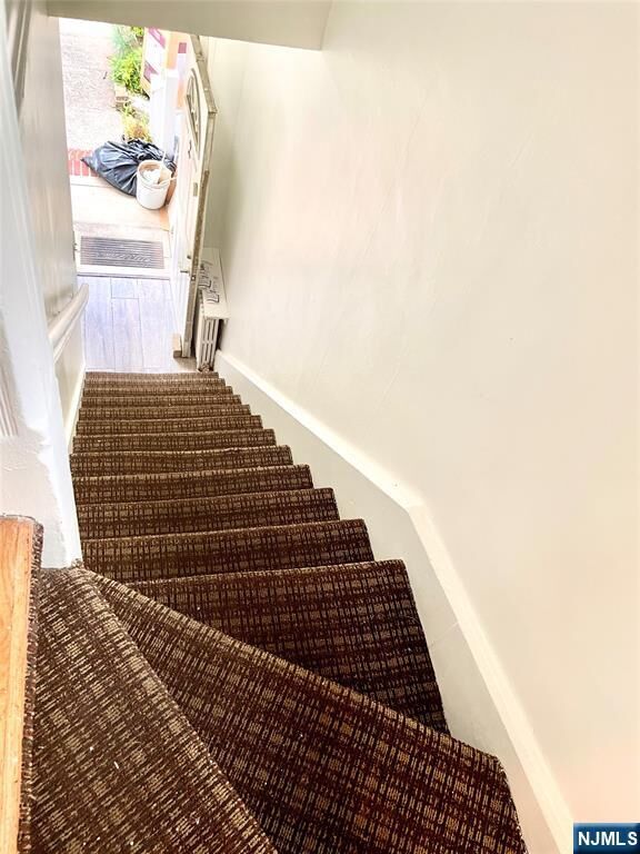 Property Photo:  35-37 Ridgefield Avenue 2  NJ 07660 