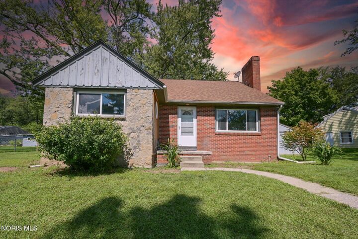 Property Photo: 4130 Dorchester Drive OH 43607