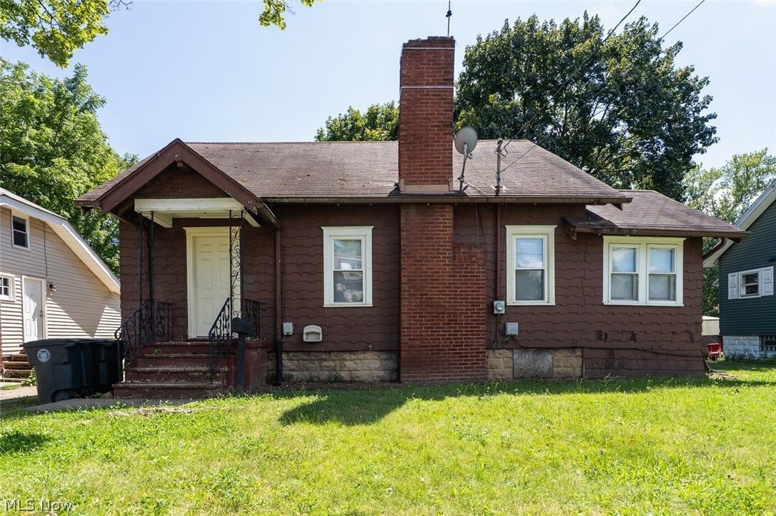 Property Photo:  1056 Georgia Avenue  OH 44306 