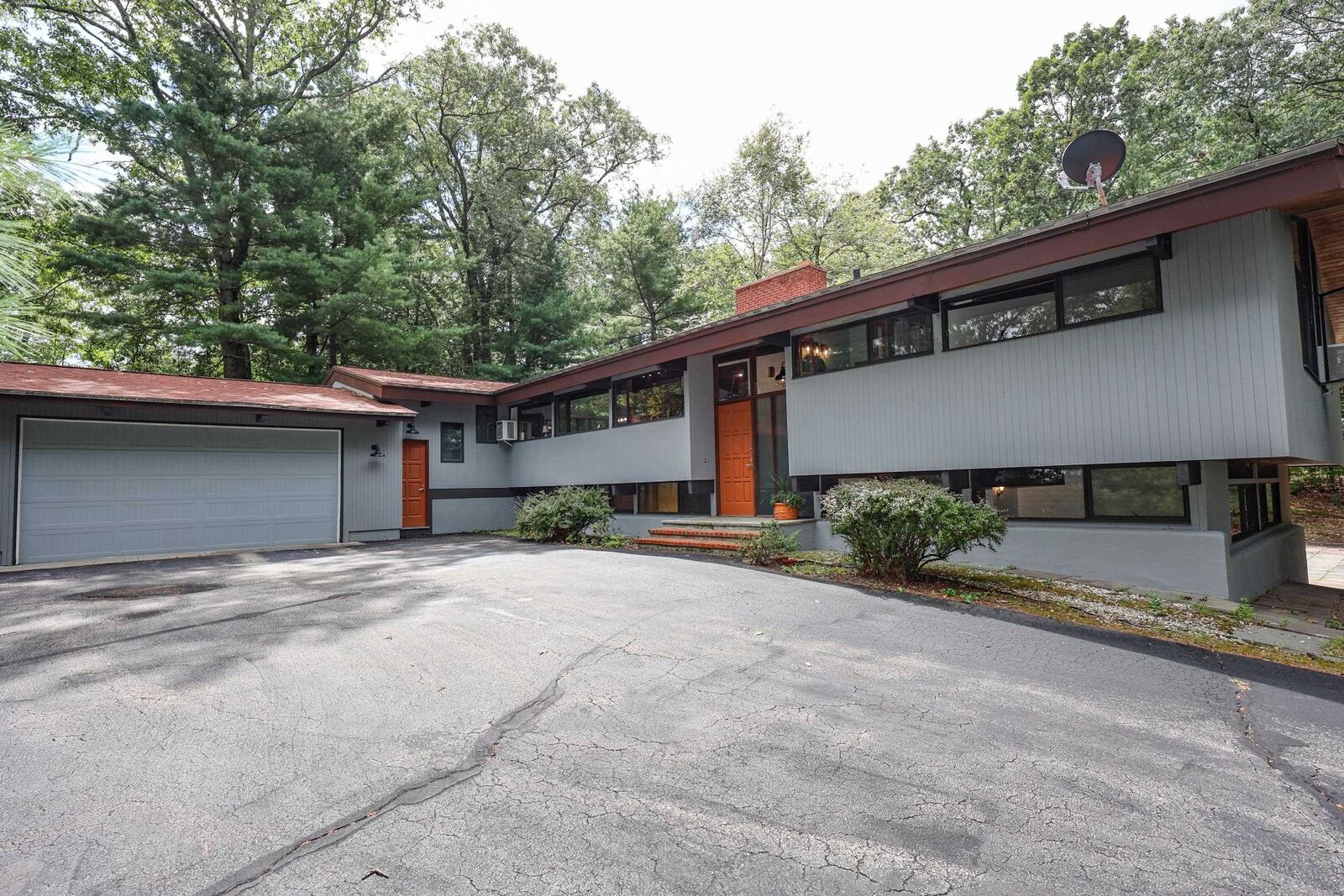 Property Photo: 75 Taylor Street NH 03060