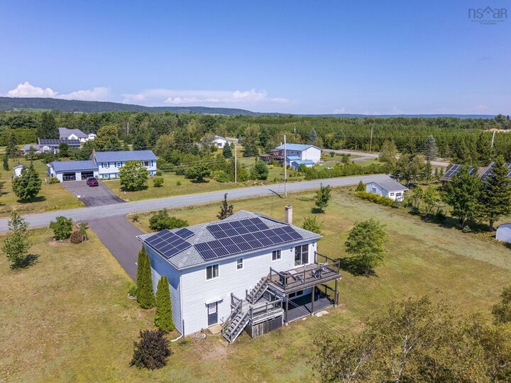 Property Photo:  23 Dahlgren Crescent S  NS B0P 1R0 