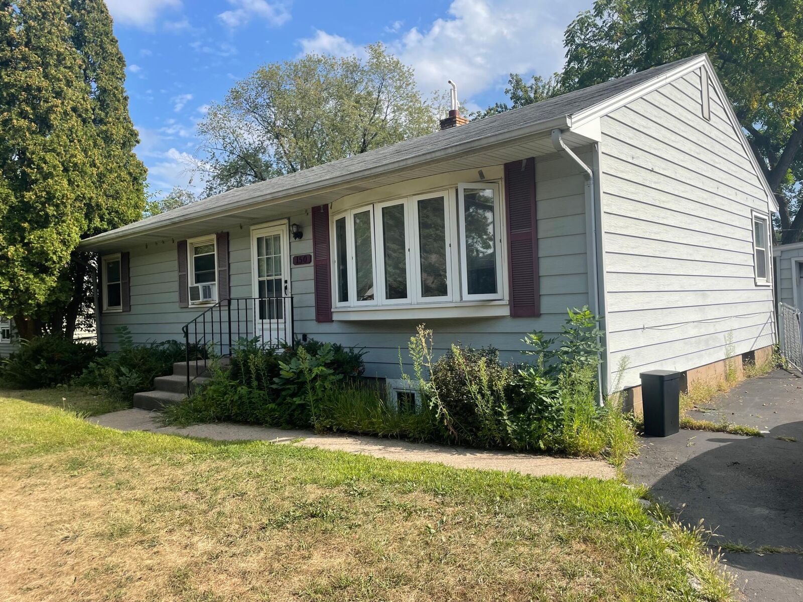 Property Photo:  150 Roselawn Avenue E  MN 55117 