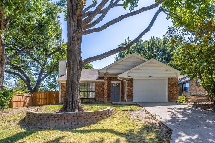 Property Photo: 1203 S College Street TX 75069