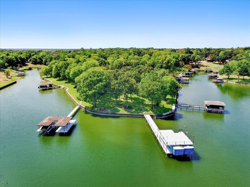 Property Photo: 122 Knights Circle TX 75859