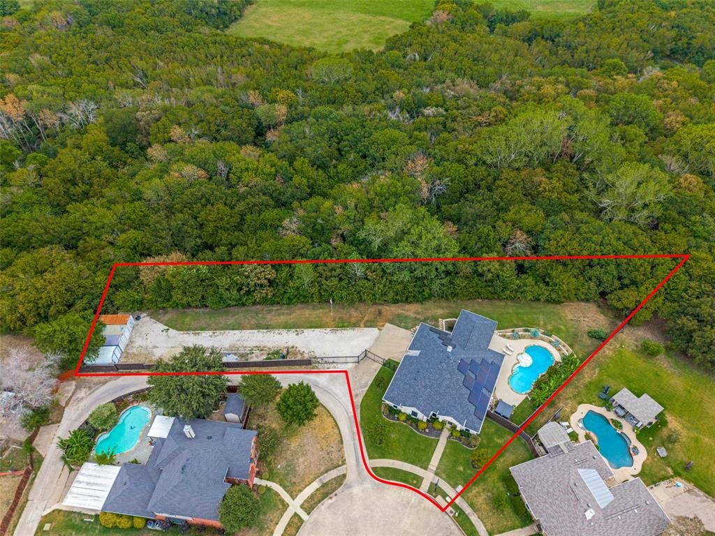 Property Photo: 2202 Country Hollow Lane TX 75040