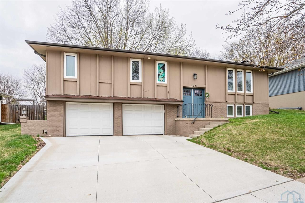 Property Photo:  4023 Kateri Way  IA 51106 
