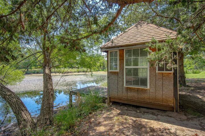 Property Photo:  1011 Cedar Drive  OK 73010 