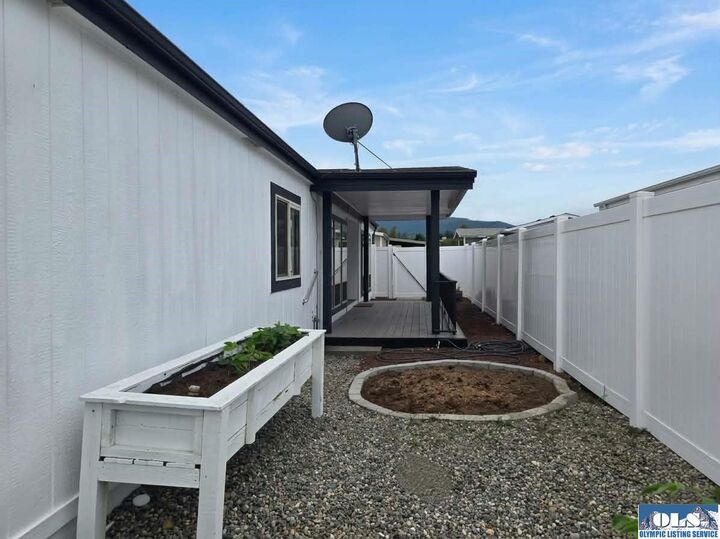 Property Photo: 325 N 5th Ave #48 WA 98382-0000