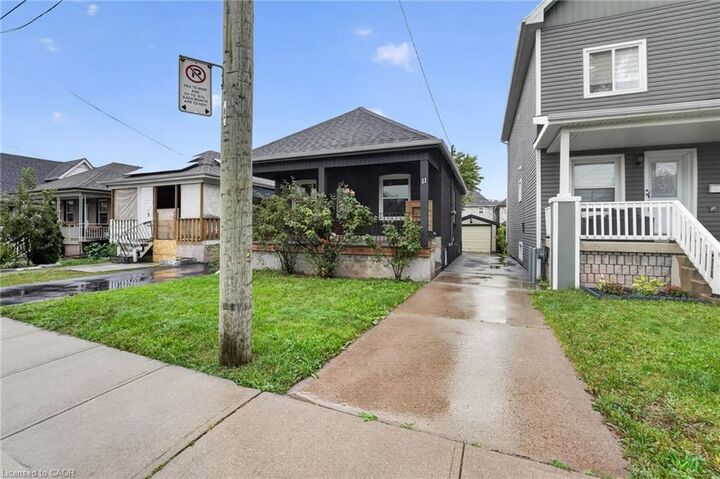 Property Photo:  11 Craigmiller Avenue  ON L8L 3H9 
