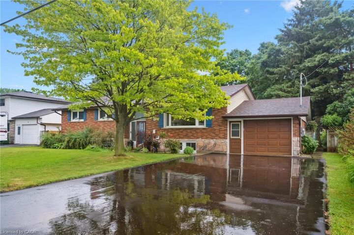 Property Photo:  54 Schweitzer Street B  ON N2K 1B4 