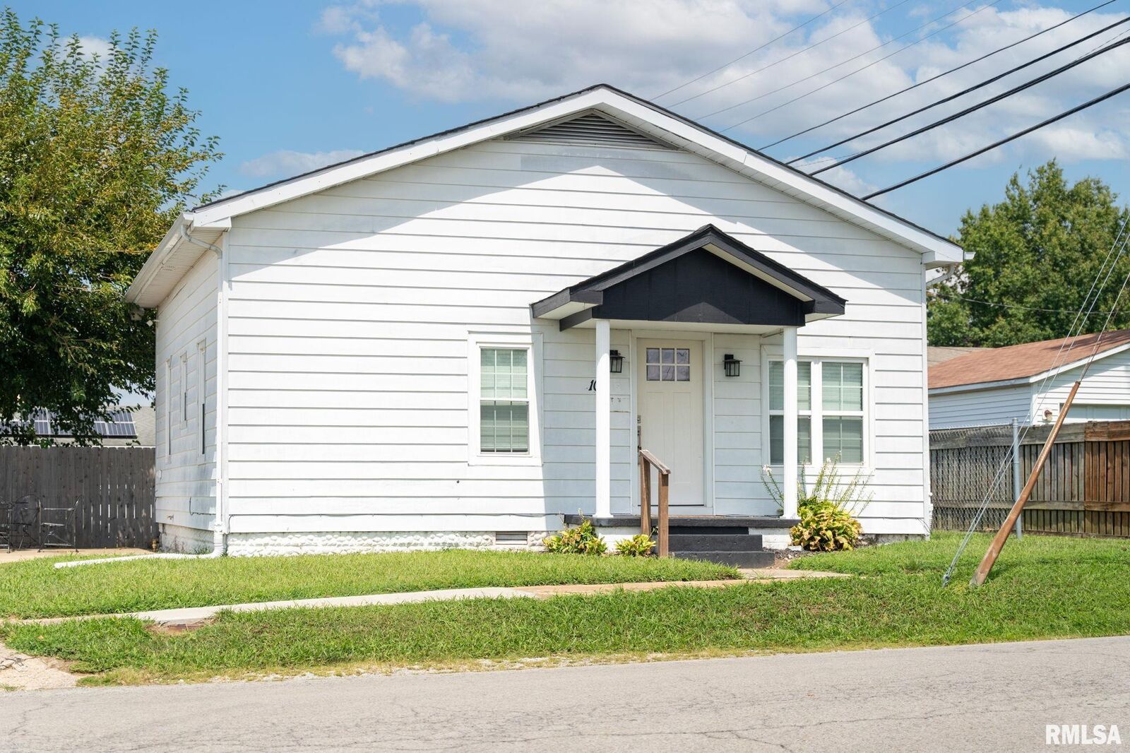 Property Photo: 101 Ash Street IL 62948