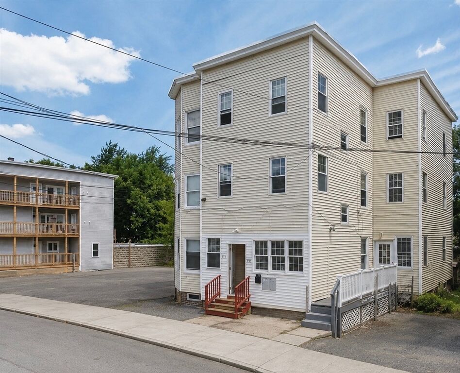 Property Photo:  131 Clarendon 3  MA 01420 