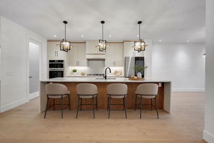 Property Photo: 2824 31 Street SW AB T3E 2P1