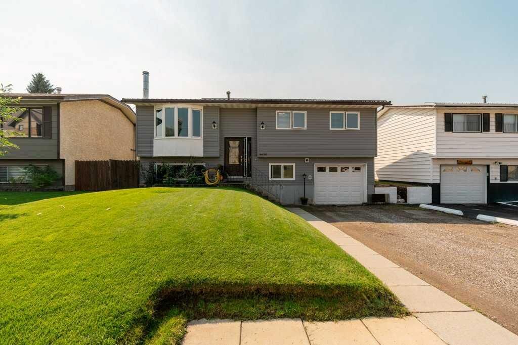 Property Photo:  8630 22 Avenue N  AB T0K 0M0 