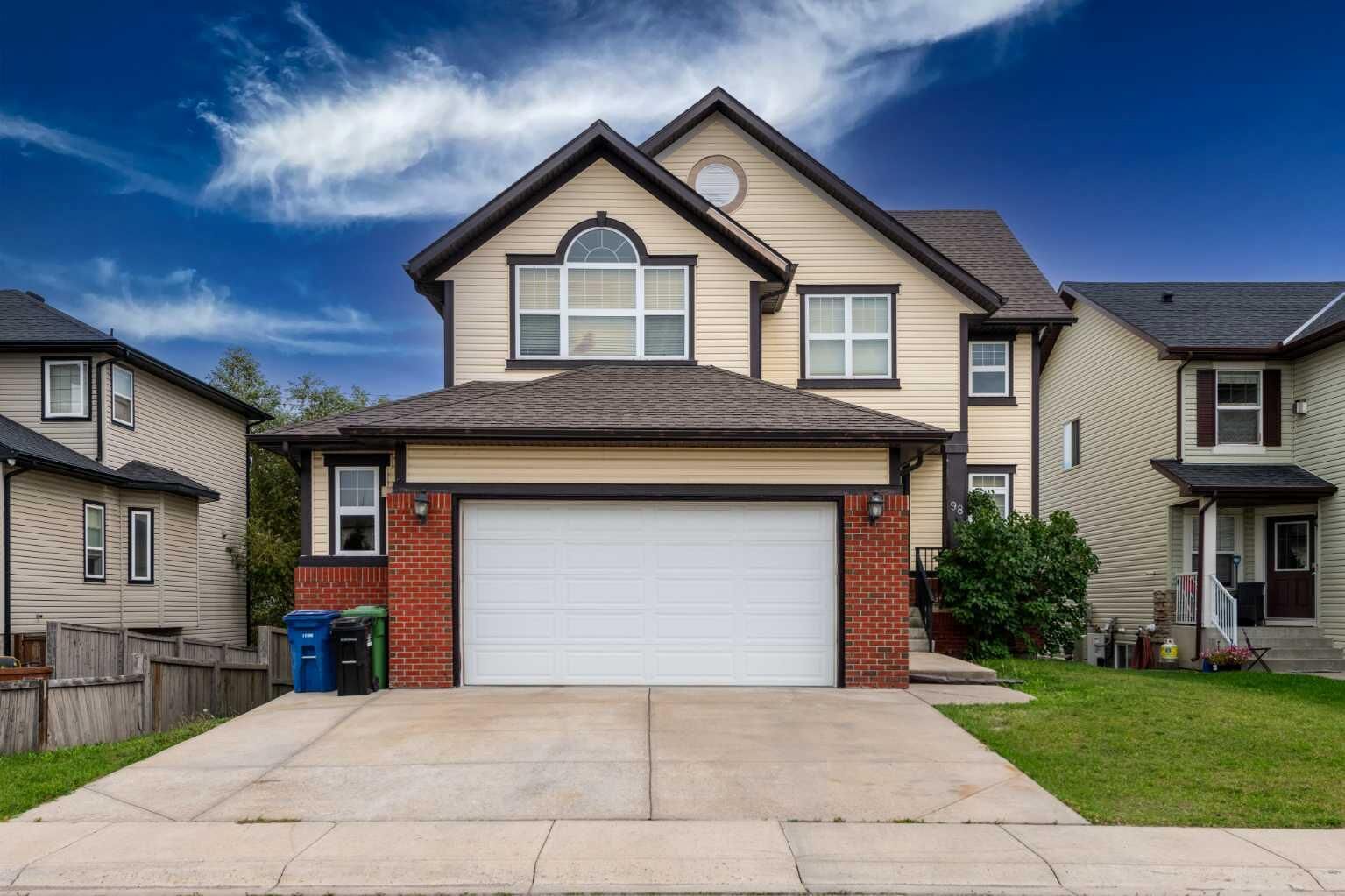 Property Photo:  98 Canals Circle SW  AB T4B 2Z7 