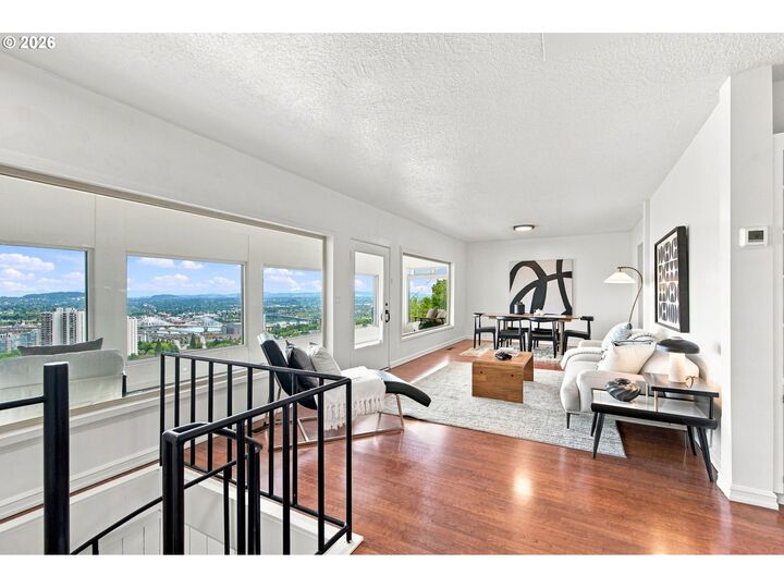 Property Photo: 2604 SW Buckingham Ave OR 97201