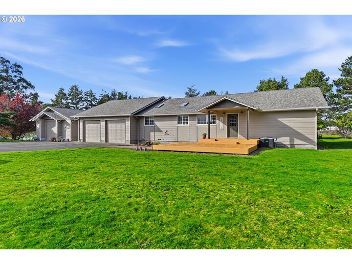 Property Photo: 1345 Sanford St OR 97420