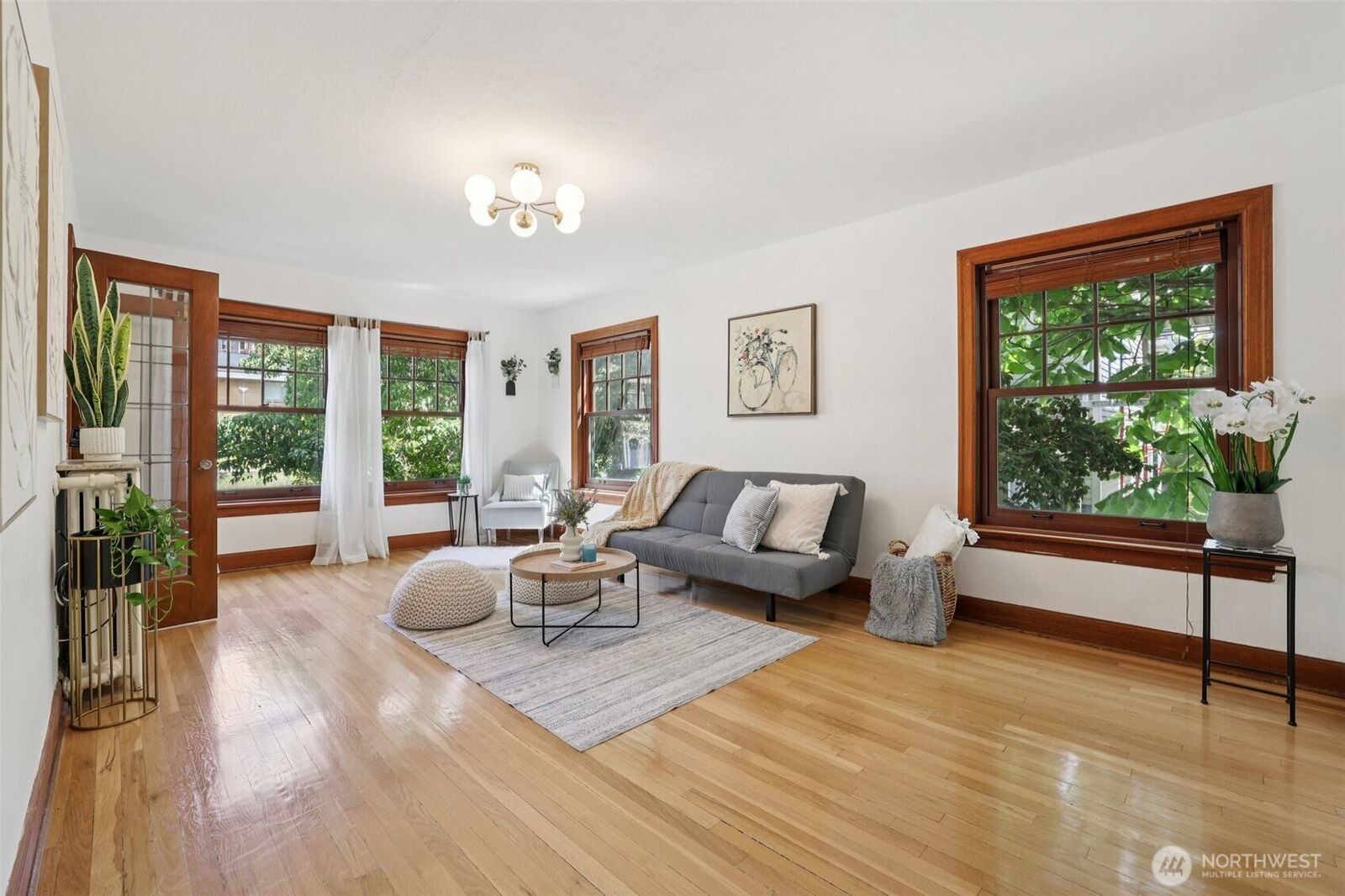 Property Photo: 408 Bellevue Avenue E 206 WA 98102