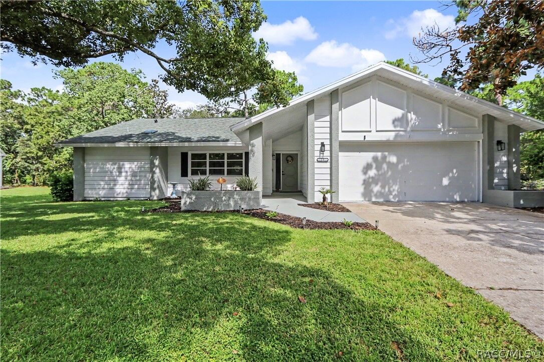 Property Photo:  10 Colubrina Court  FL 34446 