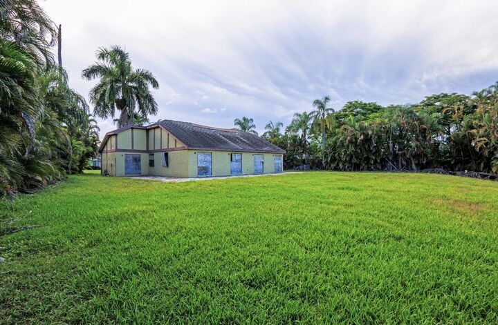 Property Photo:  15801 W Wind Circle  FL 33326 