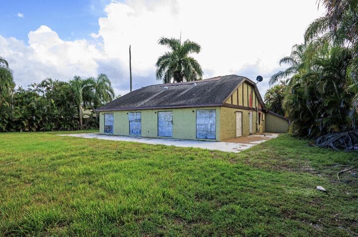Property Photo: 15801 W Wind Circle FL 33326