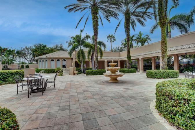 Property Photo: 19305 Skyridge Circle FL 33498