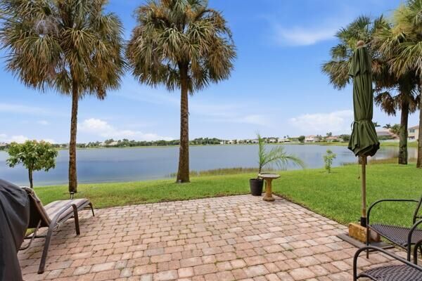 Property Photo: 991 NW Leonardo Circle FL 34986