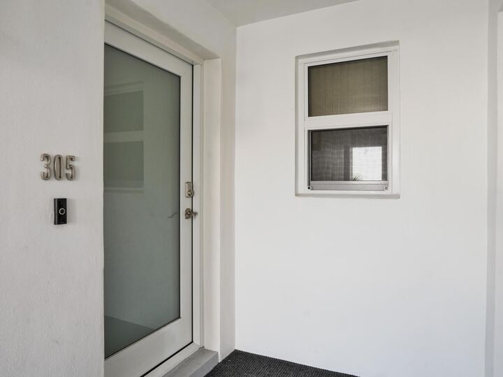 Property Photo:  3050 NE 47th Court 305  FL 33308 