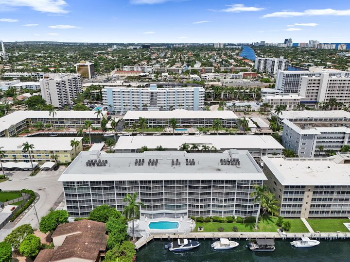 Property Photo:  3050 NE 47th Court 305  FL 33308 