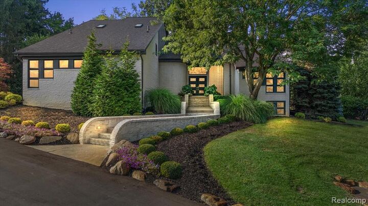 Property Photo: 4884 Cider Hill Drive MI 48306