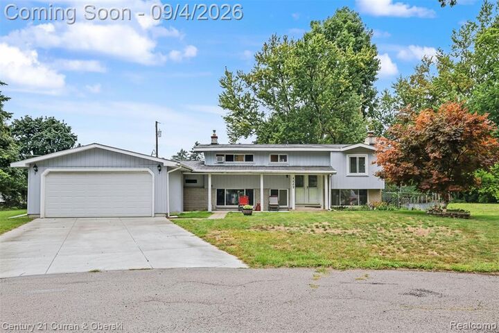 Property Photo:  1869 Middle Trail Road  MI 48390 
