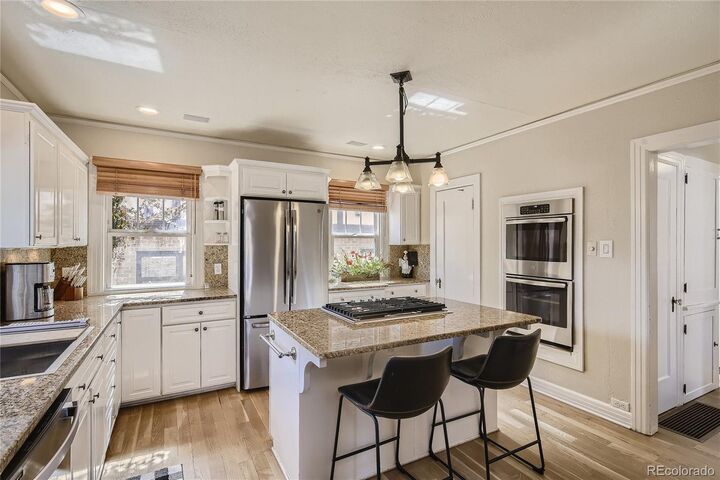 Property Photo:  1400 S Vine Street  CO 80210 