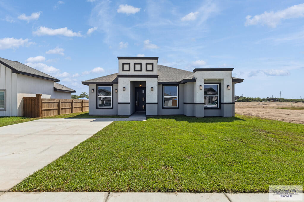 Property Photo:  2417 Calle Moreno 3  TX 78521 