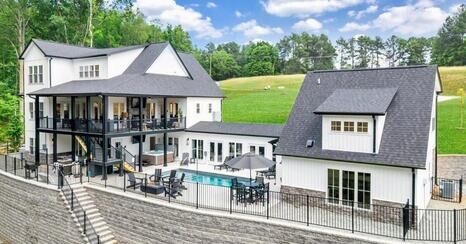 Property Photo: 131 Oak Hollow Rd VA 24121