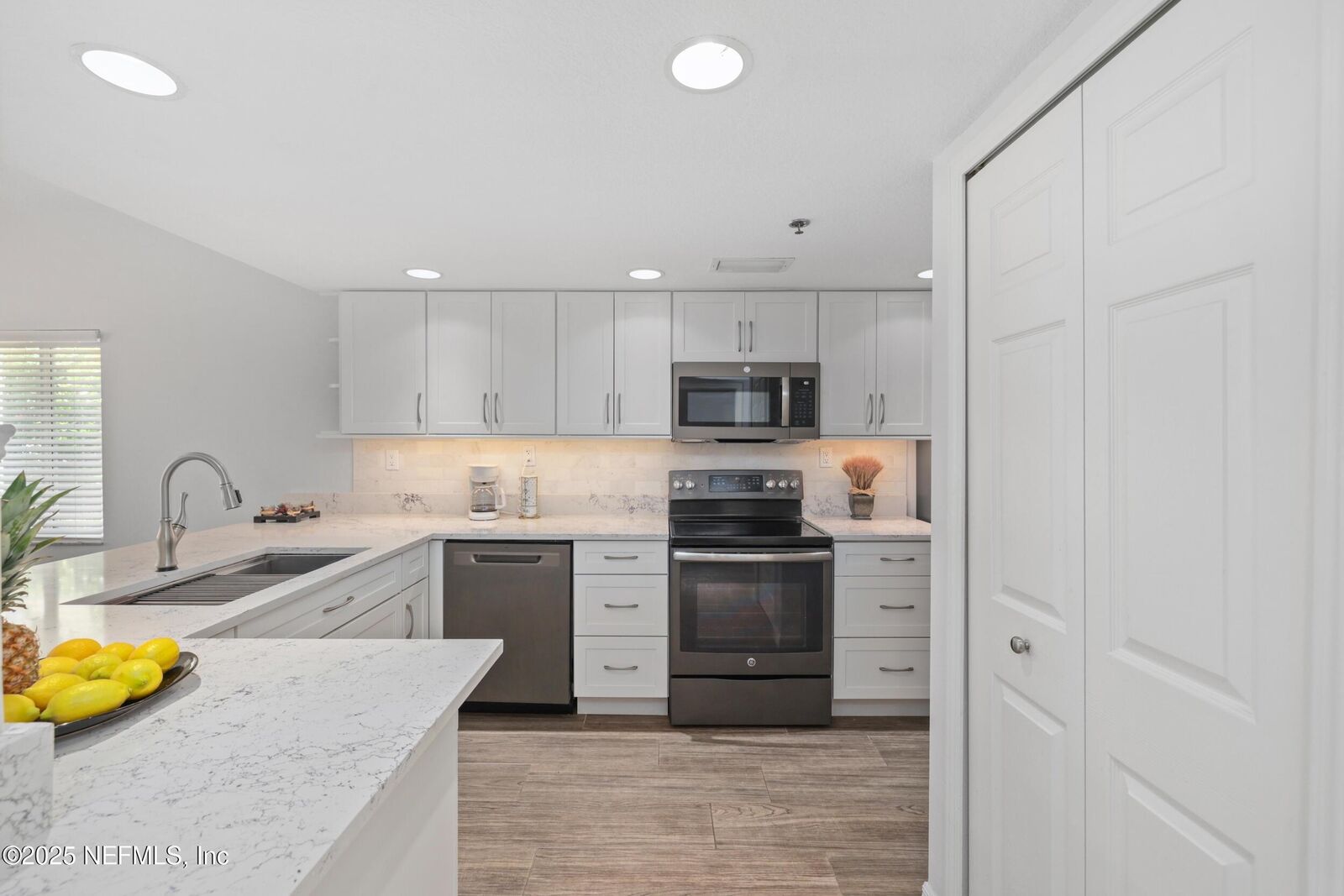 Property Photo:  159 Marine St 105  FL 32084 