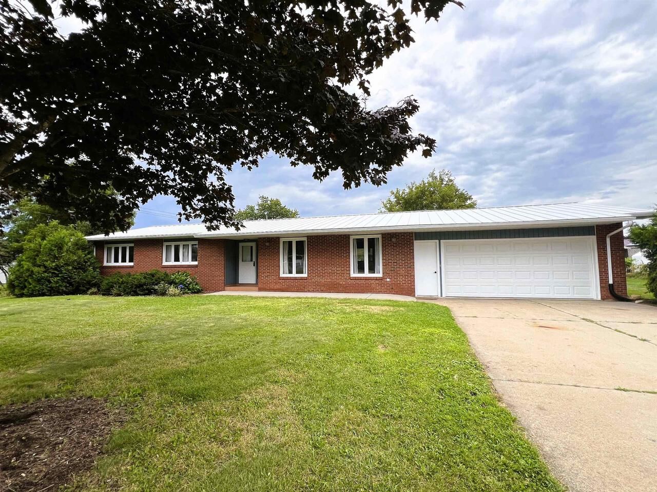 Property Photo:  740 N East Avenue  WI 54665 