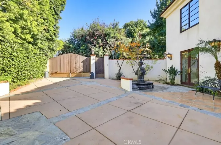 Property Photo:  1805 Outpost Dr  CA 90068 