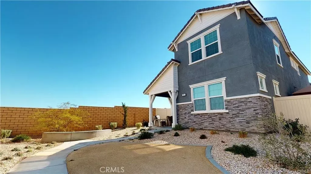 Property Photo:  235 Black Walnut  CA 93551 