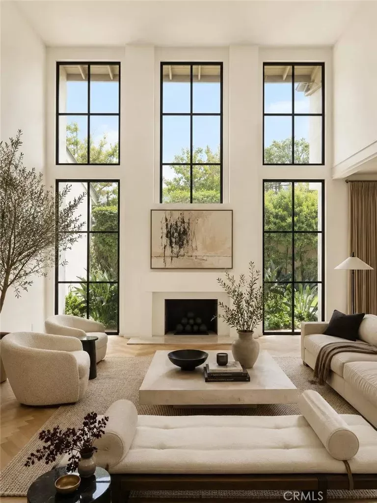 Property Photo: 10 Rue Valbonne CA 92660