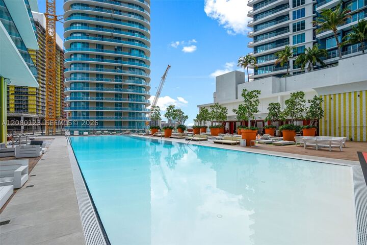 Property Photo: 1300 S Miami Ave Ph5209 FL 33130