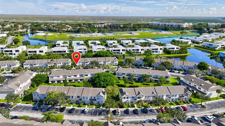 Property Photo:  16676 Hemingway Dr  FL 33326 
