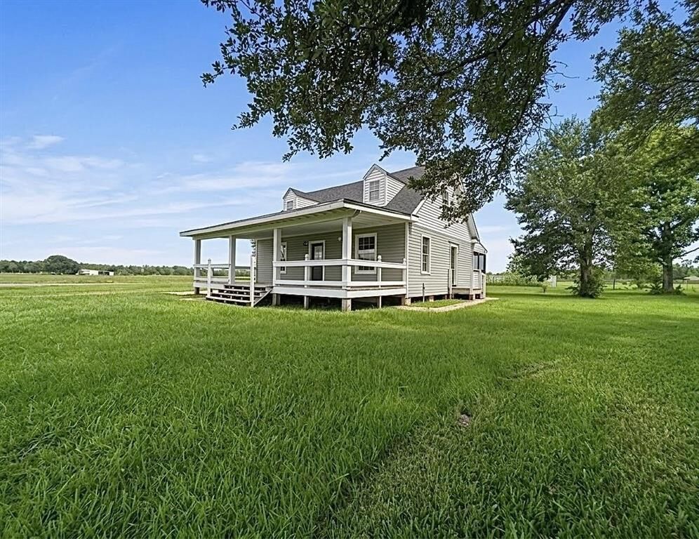 Property Photo:  6908 Murl Ellender Road  LA 70665 