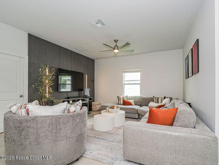 Property Photo:  3010 Eldron Boulevard SE  FL 32909 