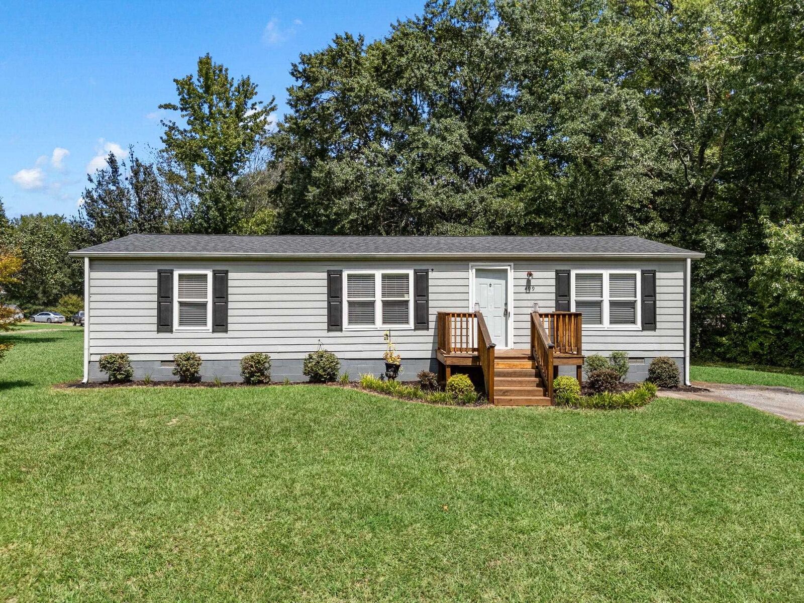 Property Photo: 499 Murph Road SC 29374