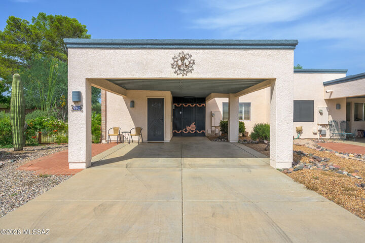 Property Photo:  992 W Camino Del Arrendajo  AZ 85622 