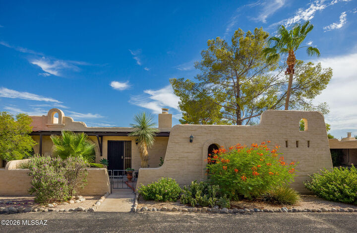 Property Photo:  5206 N Pueblo Villas Drive  AZ 85704 