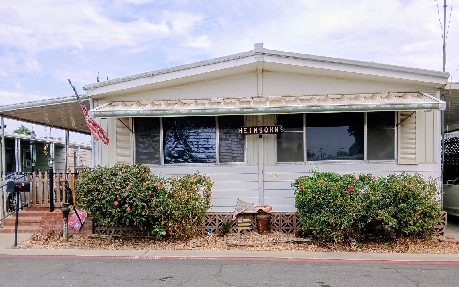 Property Photo:  560 W Pleasant Avenue 81  CA 93274 