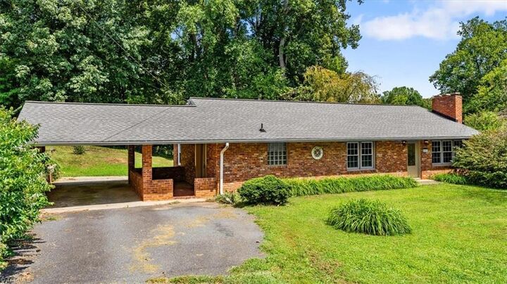 Property Photo: 4009 Alonzo Drive NC 27104